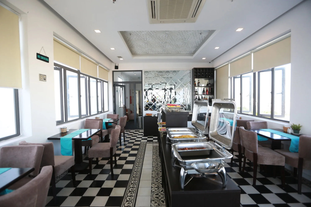 Flora Hotel