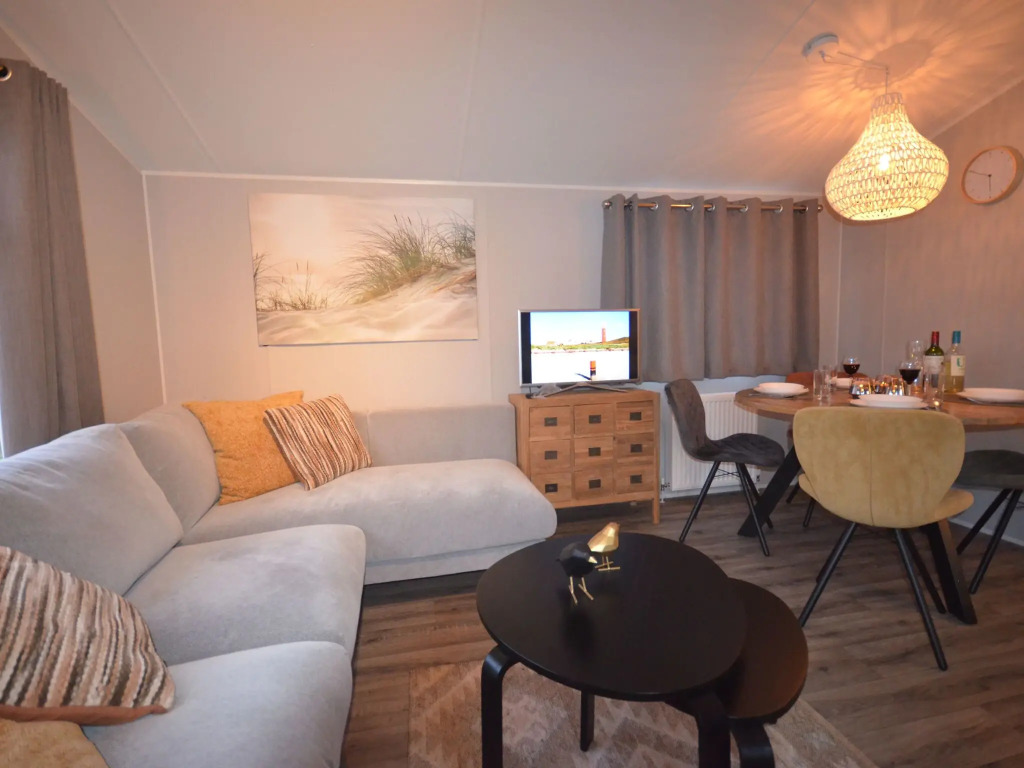 Chalet by Wadden Sea with Sunny Garden