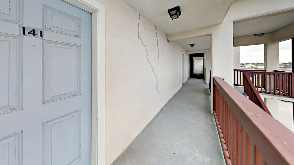 141 Sea Breeze 1 Bedroom 1 Bathroom Condo
