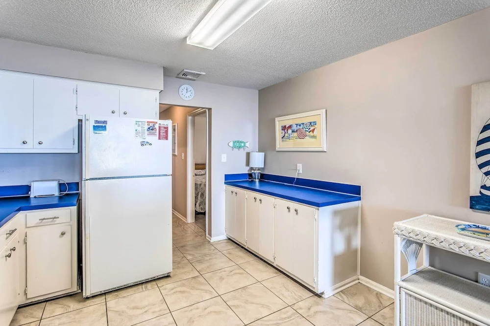 Sunny Windy Hill Beachfront Condo w/ Private Patio, North Myrtle Beach