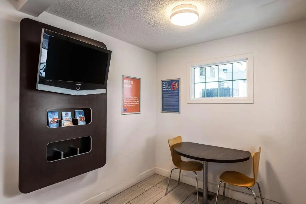 Skyline Motel