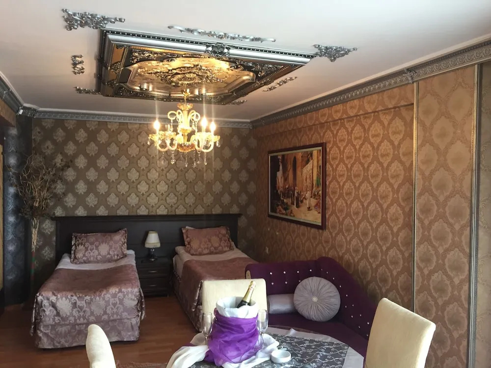Club Rose Bay Hotel