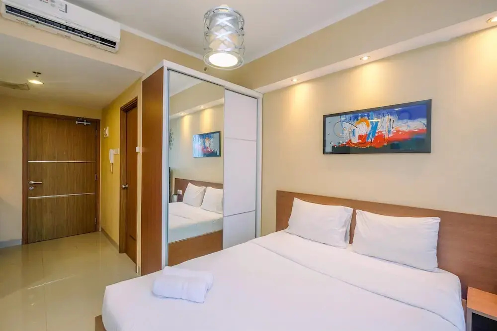 Town View Studio Apartment @ the Oasis Apartment