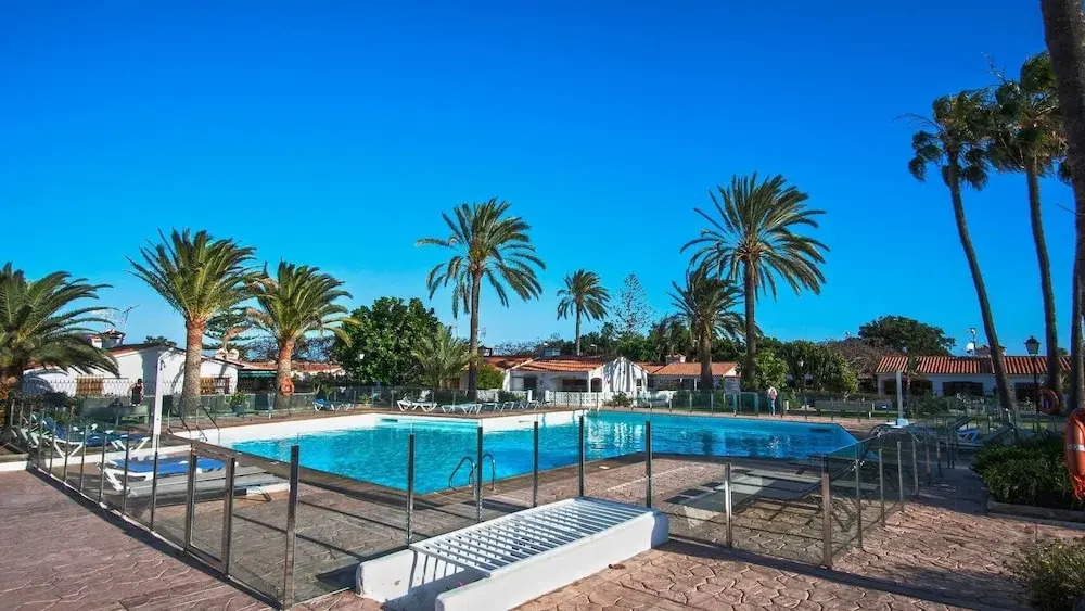 Bungalow With Private Garden & Close To The Beach