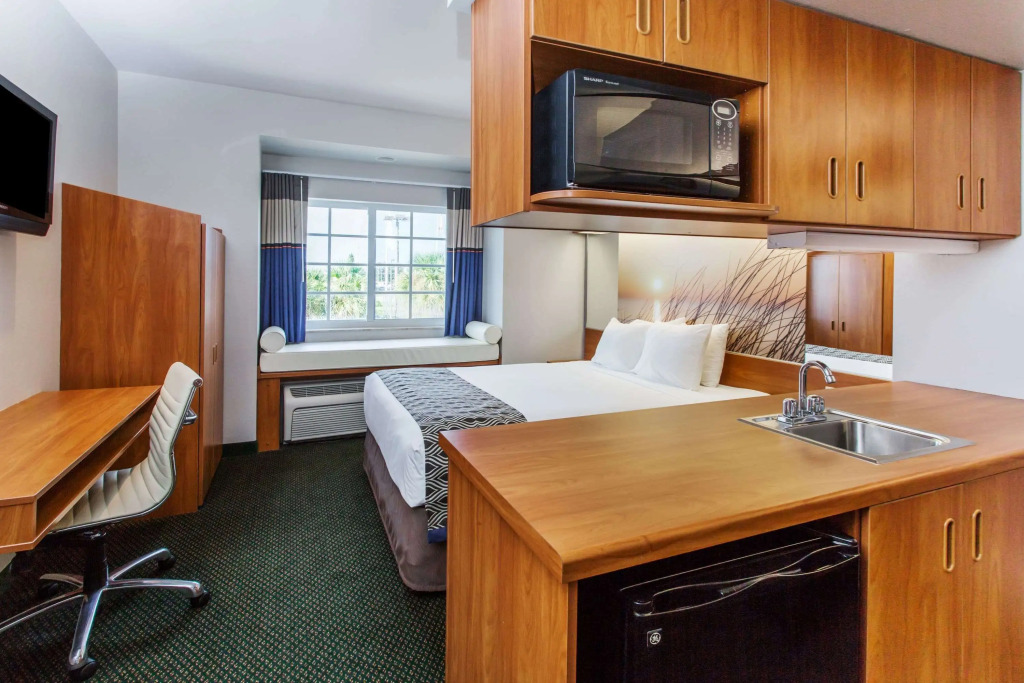 Microtel Inn & Suites by Wyndham Port Charlotte Punta Gorda