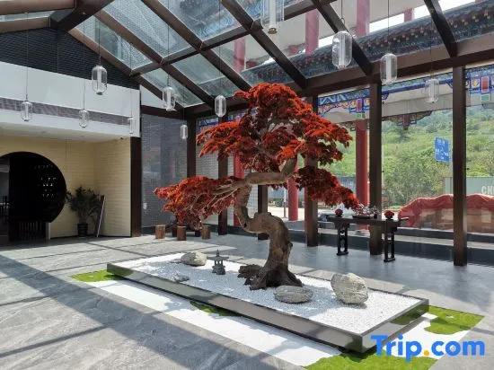 Redwood International Hotel