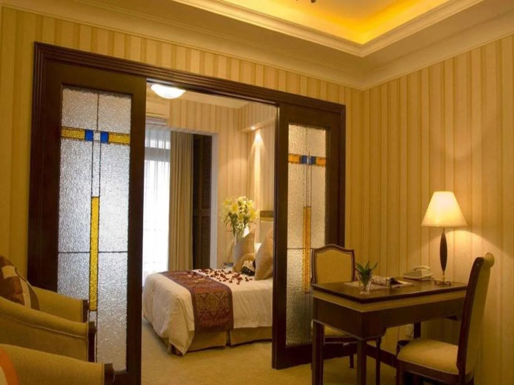 Shanghai Leading Noble Suites & Hotel