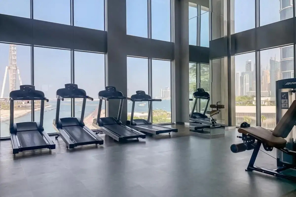 Frank Porter - 5242 Emaar T1