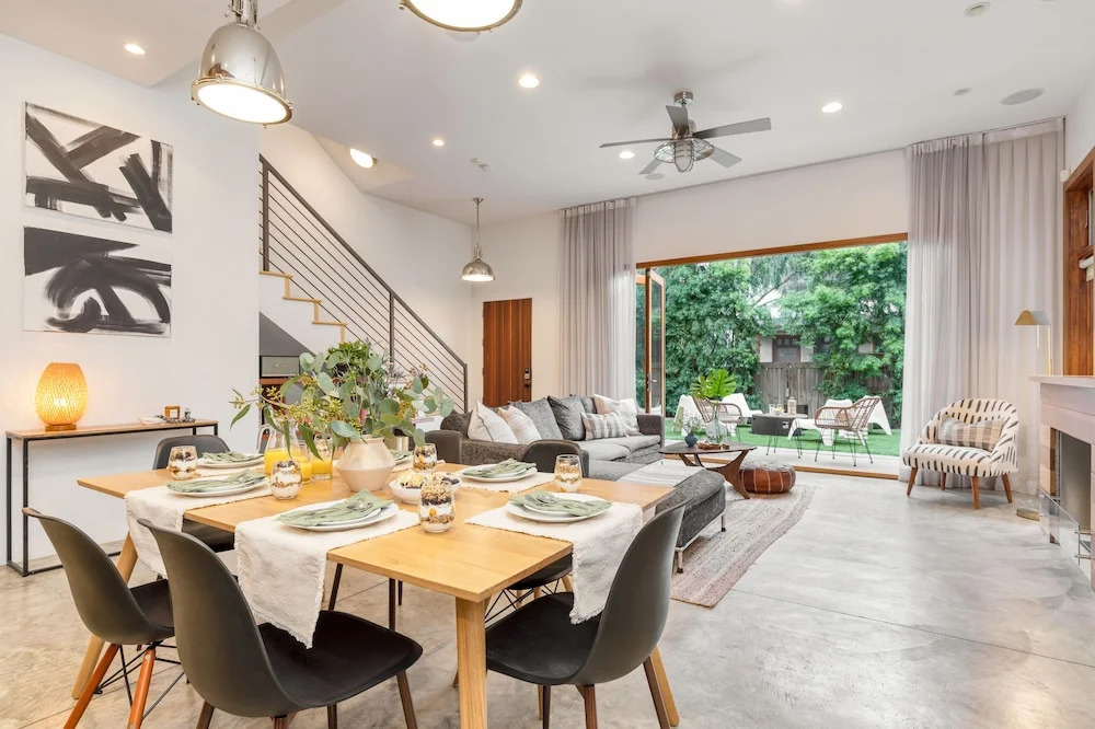 Breakwater by Avantstay Venice Bungalow w/ Rooftop Patio Close to Beach!