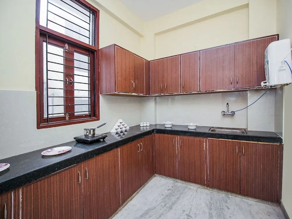 OYO Home 18790 Vibrant 2BHK