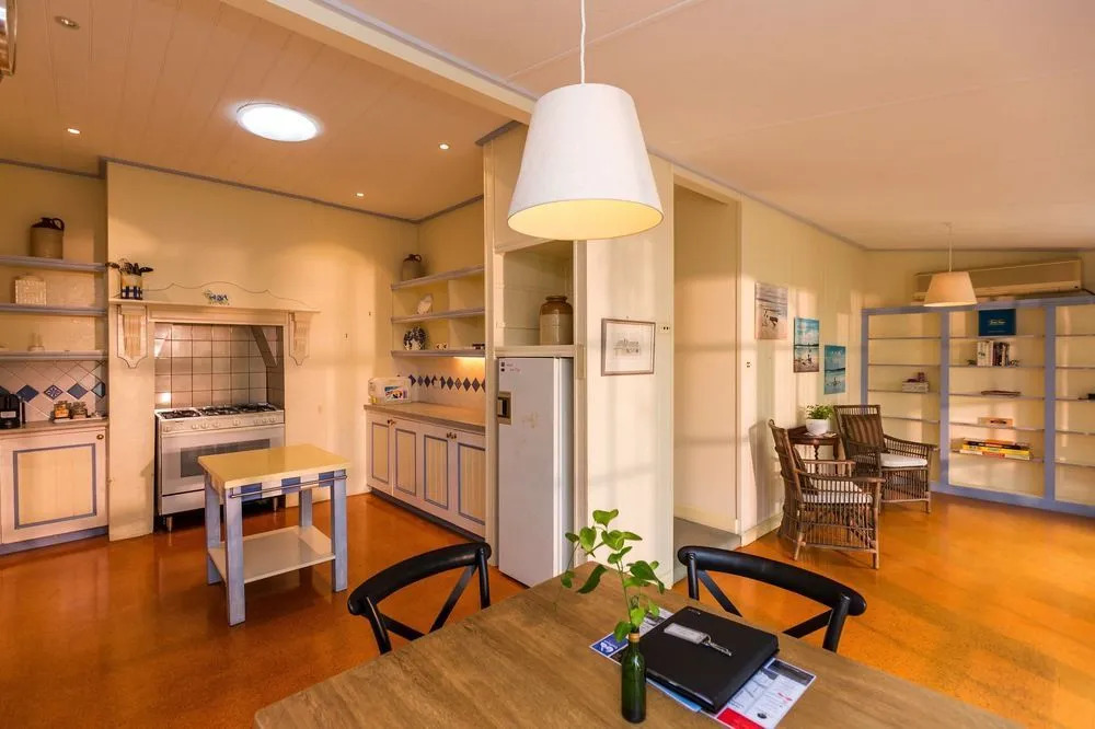 Edge17 Waterfront Apartment, plus Cottage with Garden View - Port Fairy