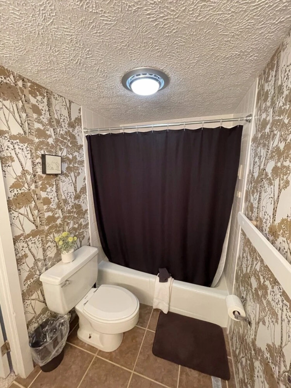 The Glen 60 3 Bedroom Condo by RedAwning