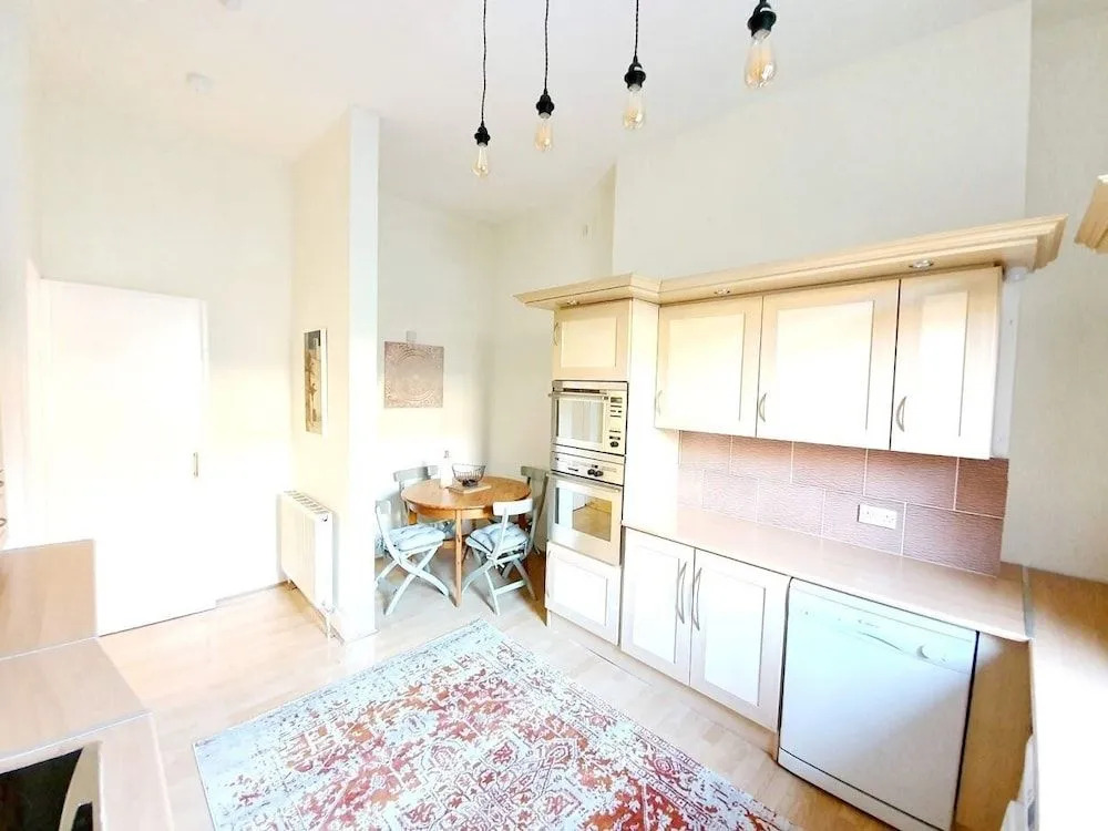 Spacious Apartment In Glasgow