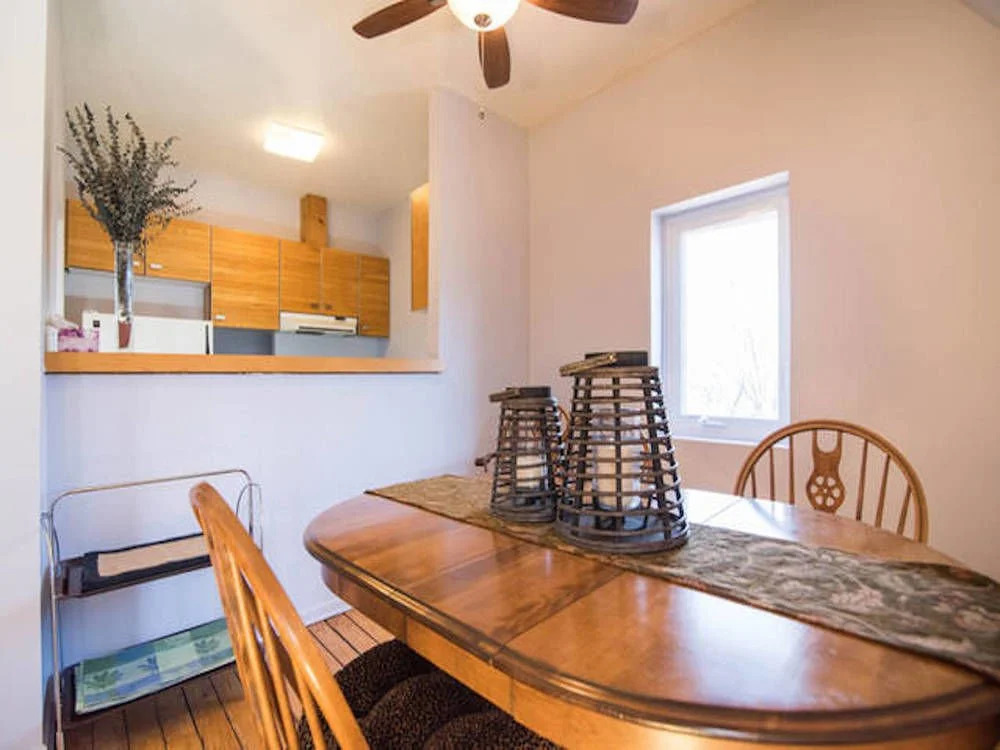 LM Stays - 142 James Street Loft