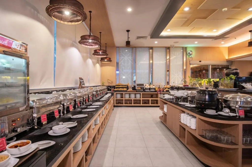 Ramada by Wyndham Phuket Deevana
