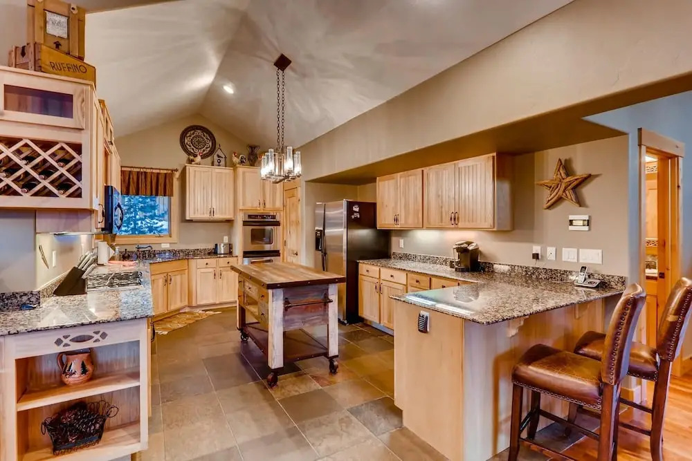 Nangle Woods  4 Bedroom Townhouse by RedAwning