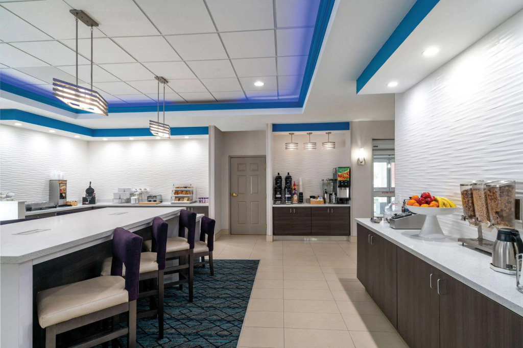 La Quinta by Wyndham Latham Albany Airport