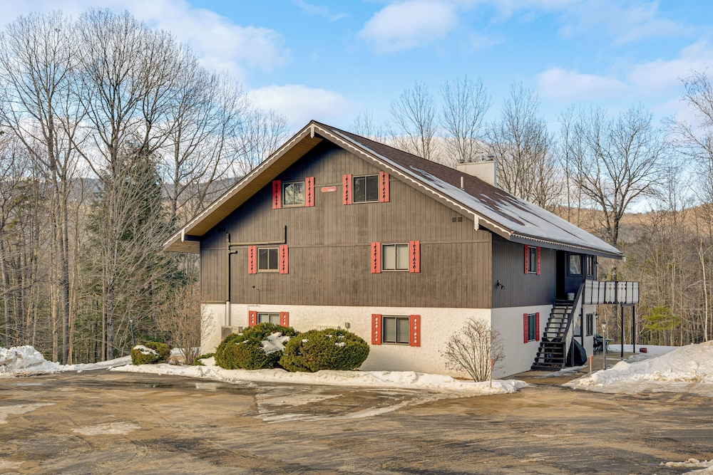 Bartlett Mountain Condo Near Hikes & Waterfalls