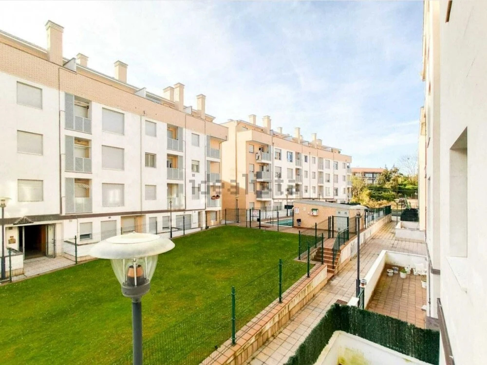 Cuquiellu. Apartamento con piscina
