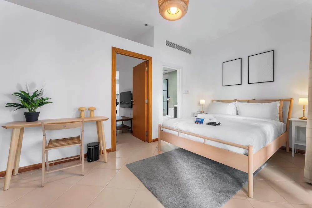 Stayshort - 1 Bed Apartment Sleeps 4 in Dubai Marina