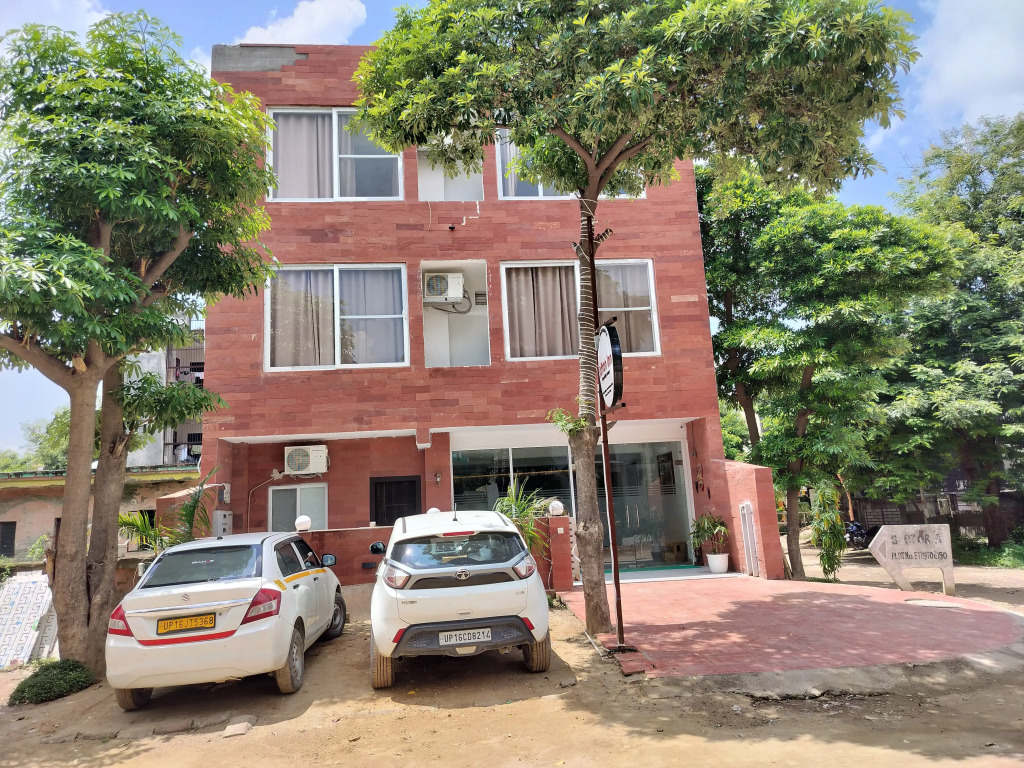 Saffron Inn