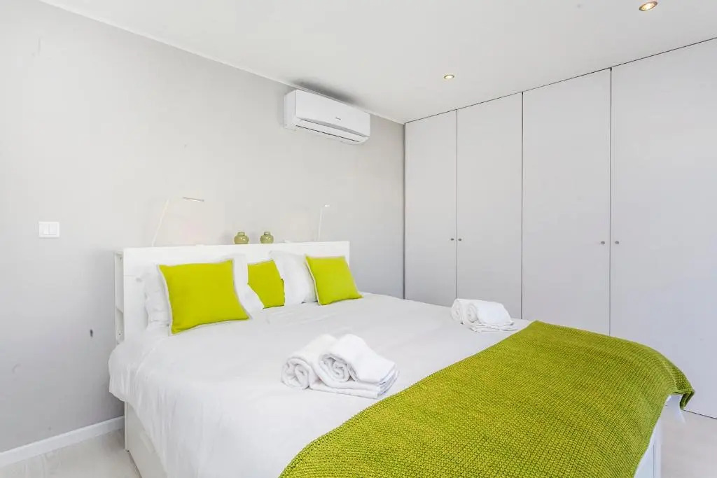 Bright Visconde Apartment