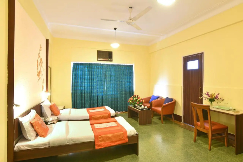 Sea Green Hotel