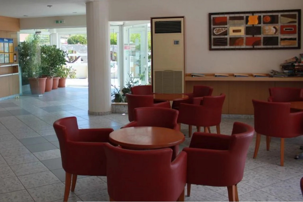 Irinna Hotel-Apartments