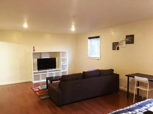 Private Unit / Private Bathroom Near BART & SF