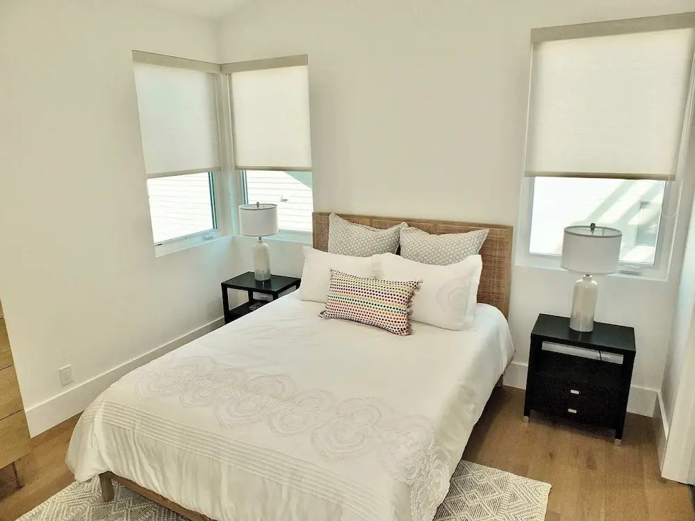 Beach Paradise Stunning 3-story in Long Beach!