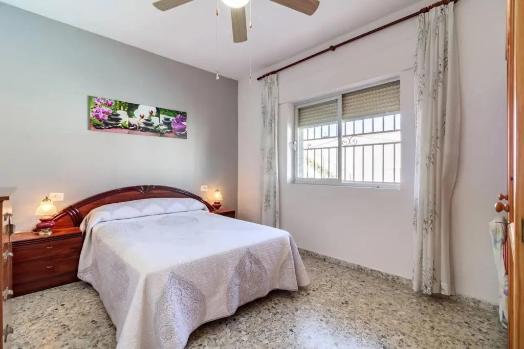 Chalet acogedor con piscina muy cerca de Granada