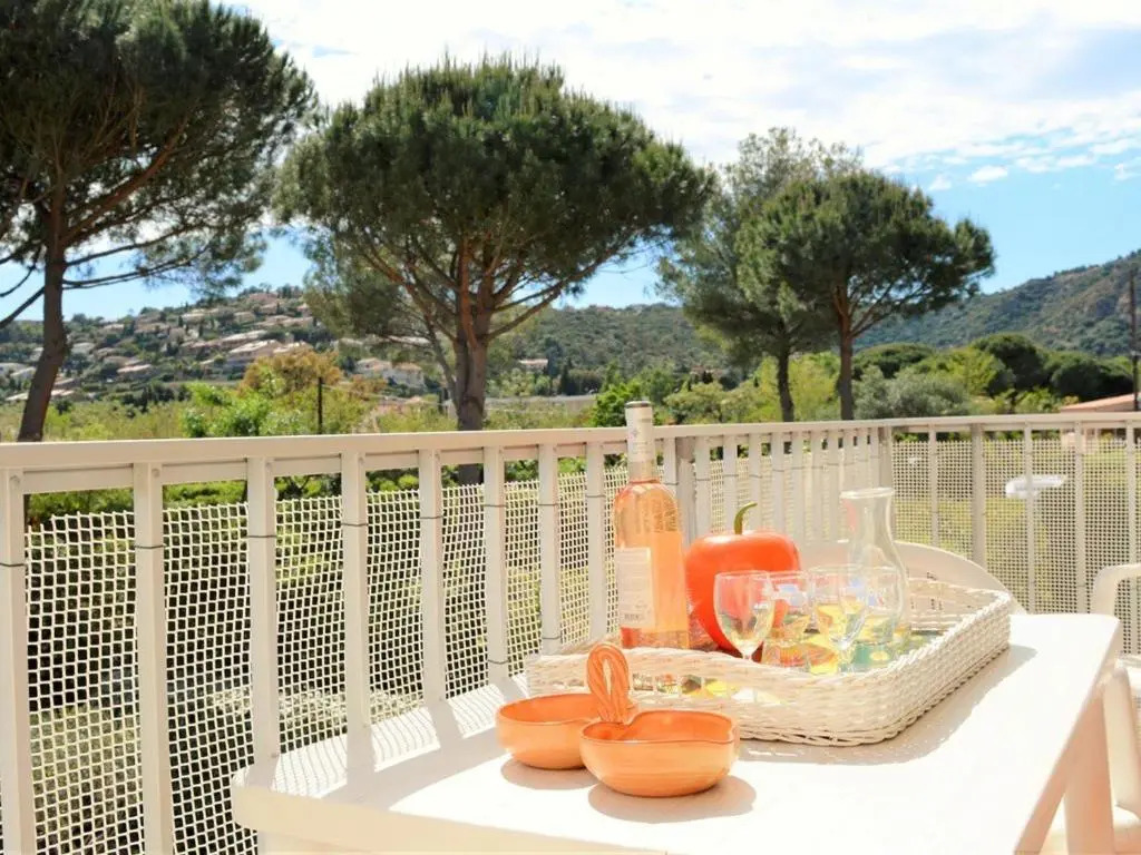 Appartement Le Lavandou, 2 pièces, 4 personnes - FR-1-251-205
