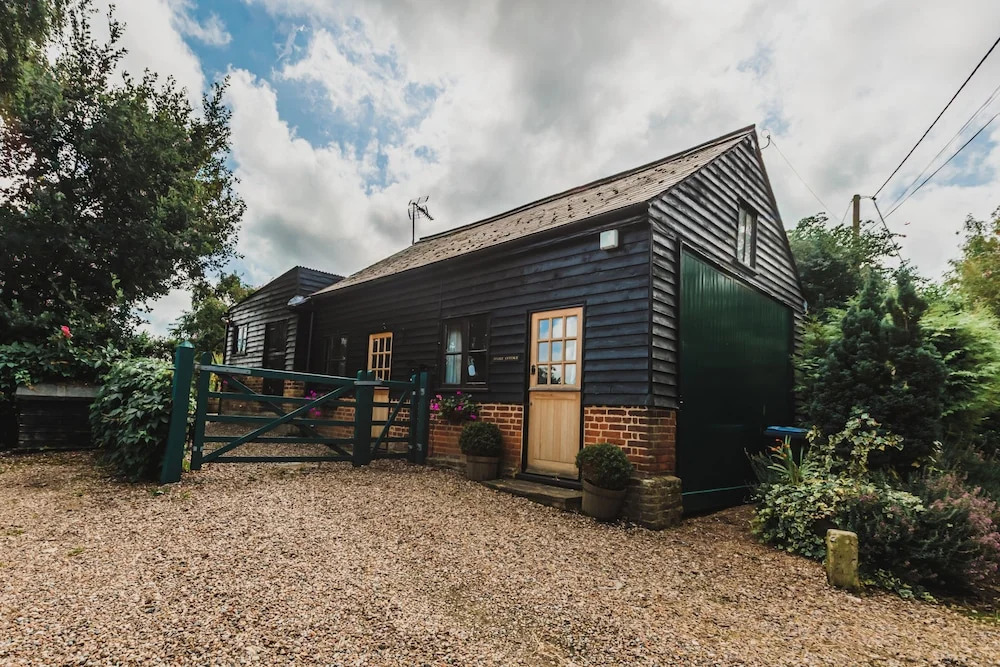 The Carriage House a Relaxing 1-bed Cottage in Ash