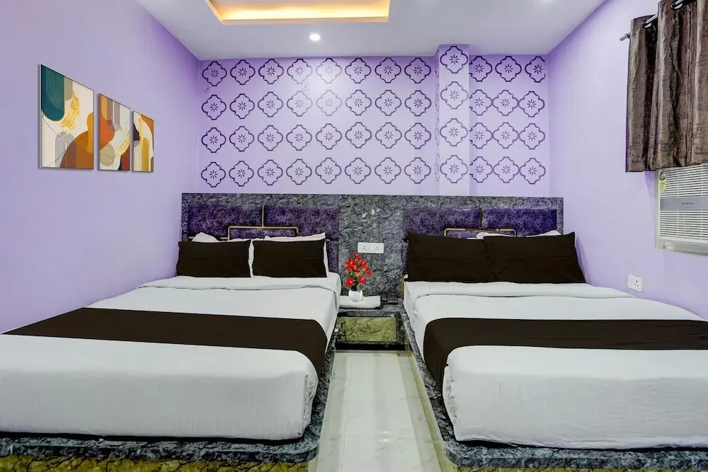 Super OYO Collection O Godowliya Varanasi