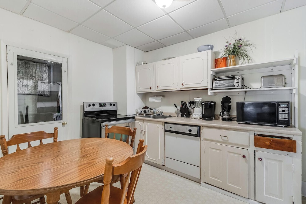 Olive Avenue 3 APT #1
