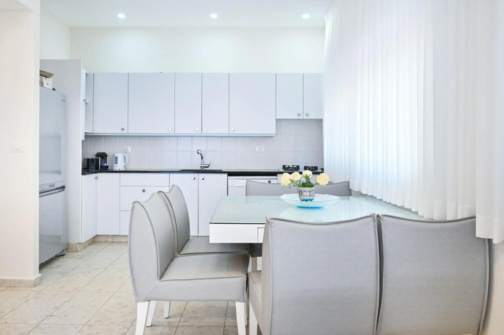 Homey 2BR in Frug 32 by HolyGuest