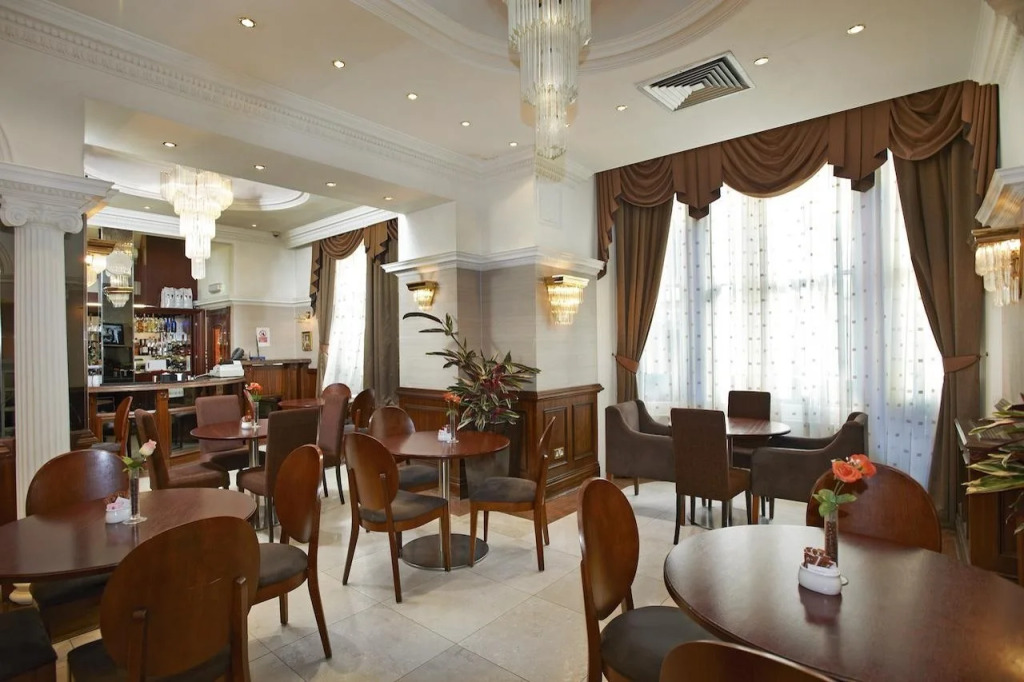 Royal Eagle Hotel
