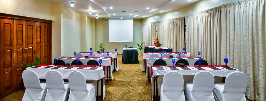 Tanoa Plaza Hotel