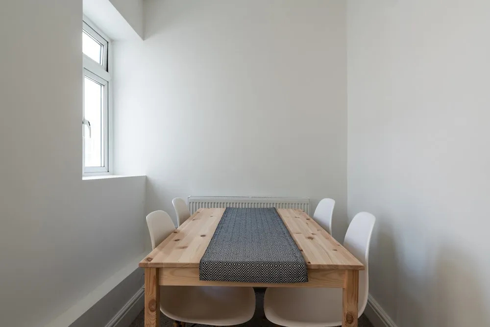 2 Bedroom Central Brighton Apartment