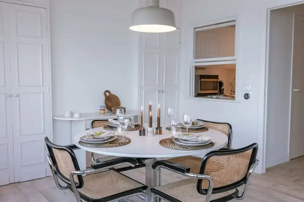 Beautiful Seaview Apartment With Private Garage