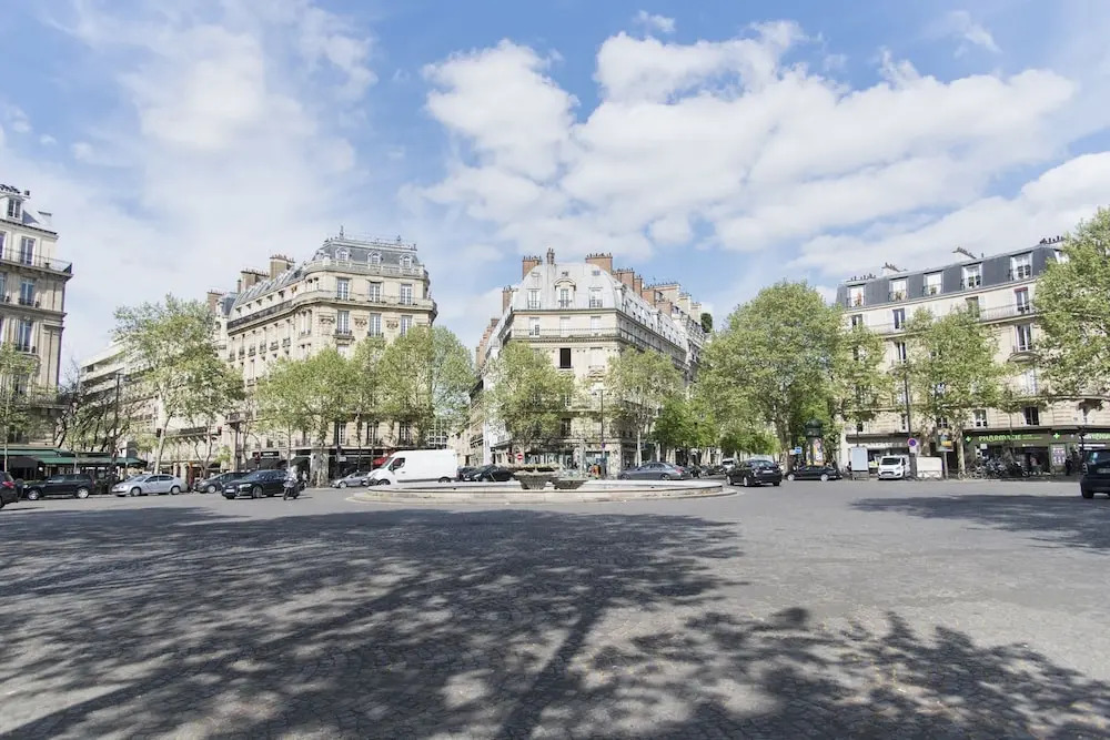Bright near the  Trocadero