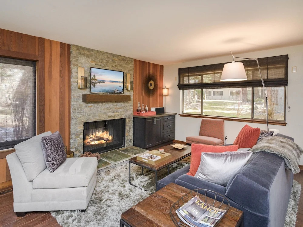1000 Lakeshore Blvd Condo Unit 4 2 Bedrooms 2 Bathrooms Condo
