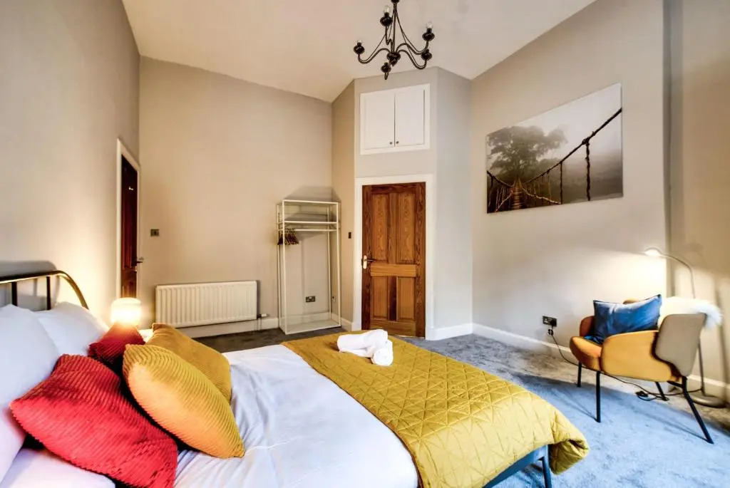 Stylish & Spacious 3 Bedroom Apt in Finnieston, West End