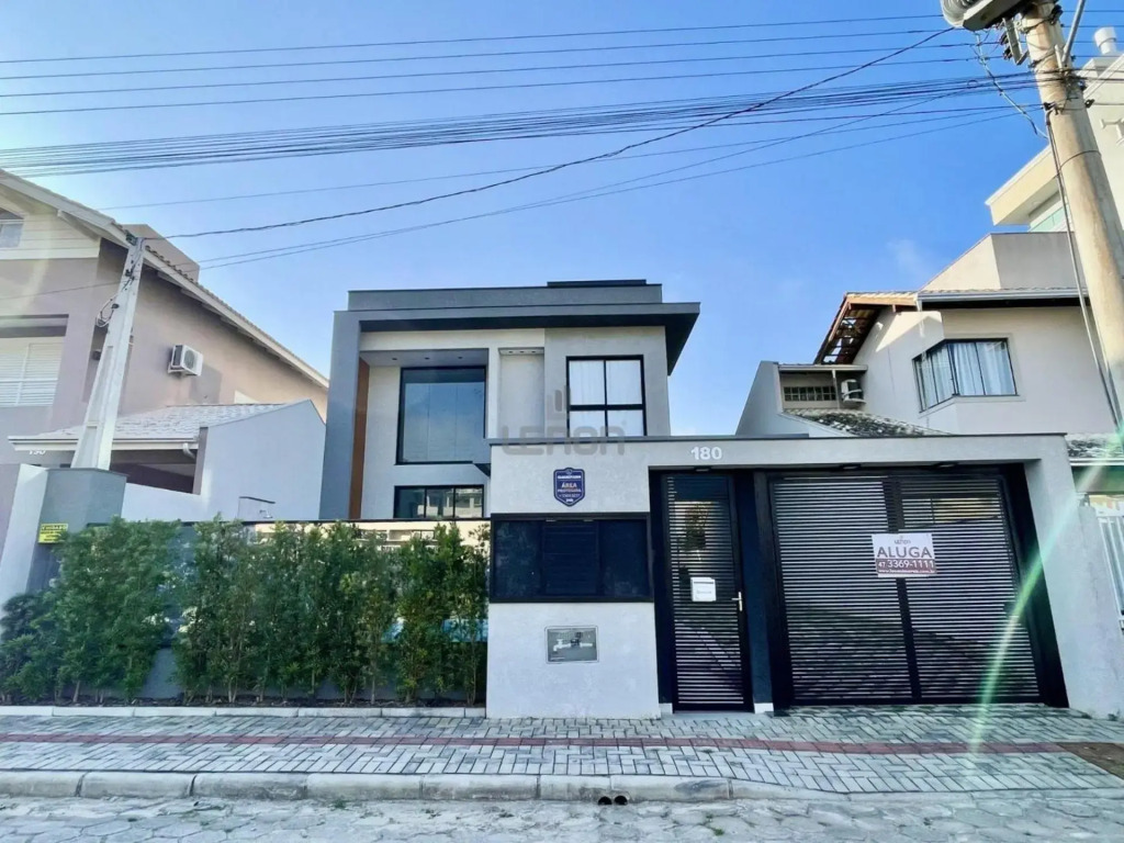 292 - Casa de luxo com Piscina em Mariscal, 04 quartos, ideal para 10 pessoas