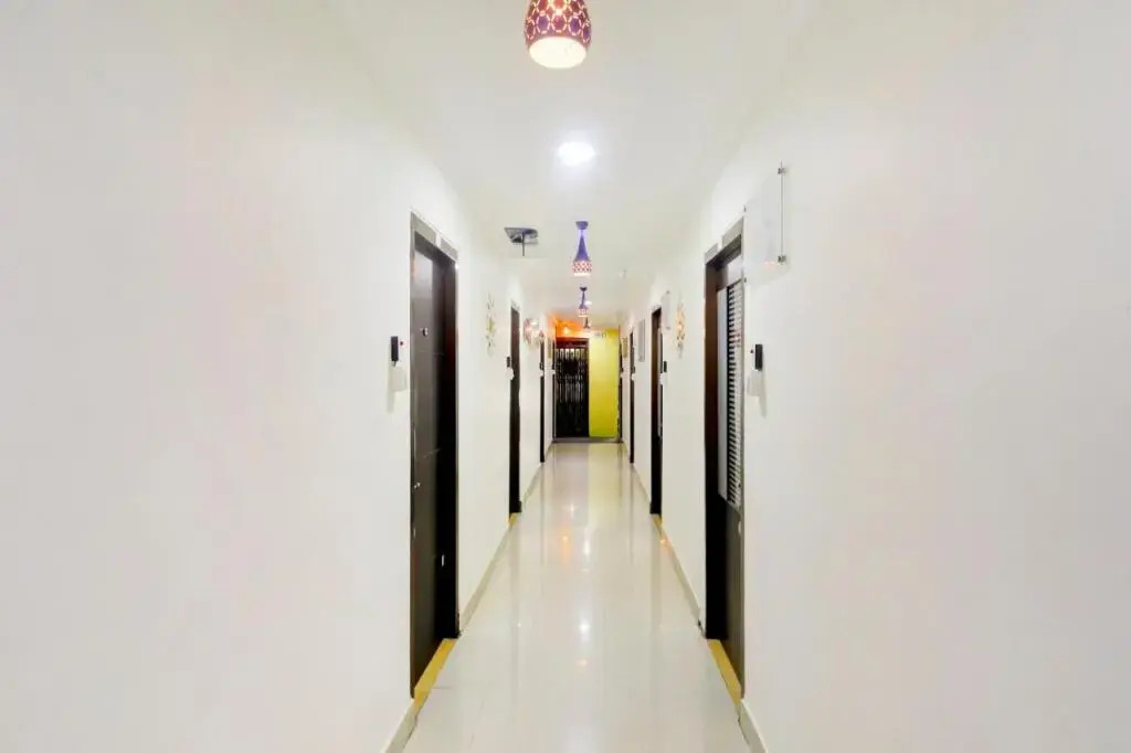OYO Flagship 76333 Shannu Residency