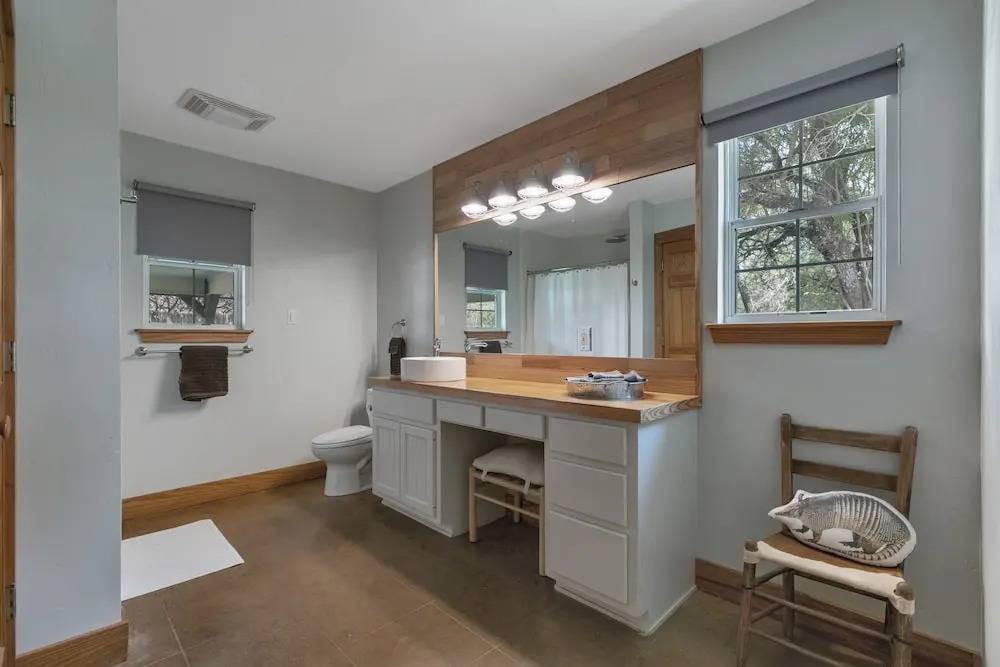 New! Stunning Ranch on 33 Acres W/hottubs&fire-pit