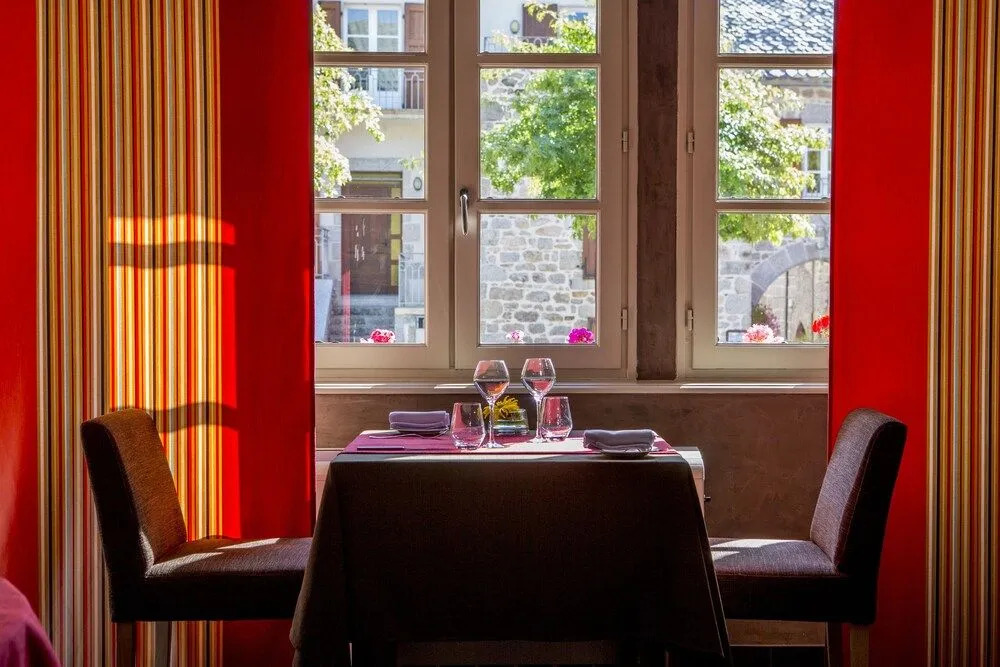 Demeures & Châteaux Auberge de la Tour - Hôtel & Restaurants - Marcolès Auvergne