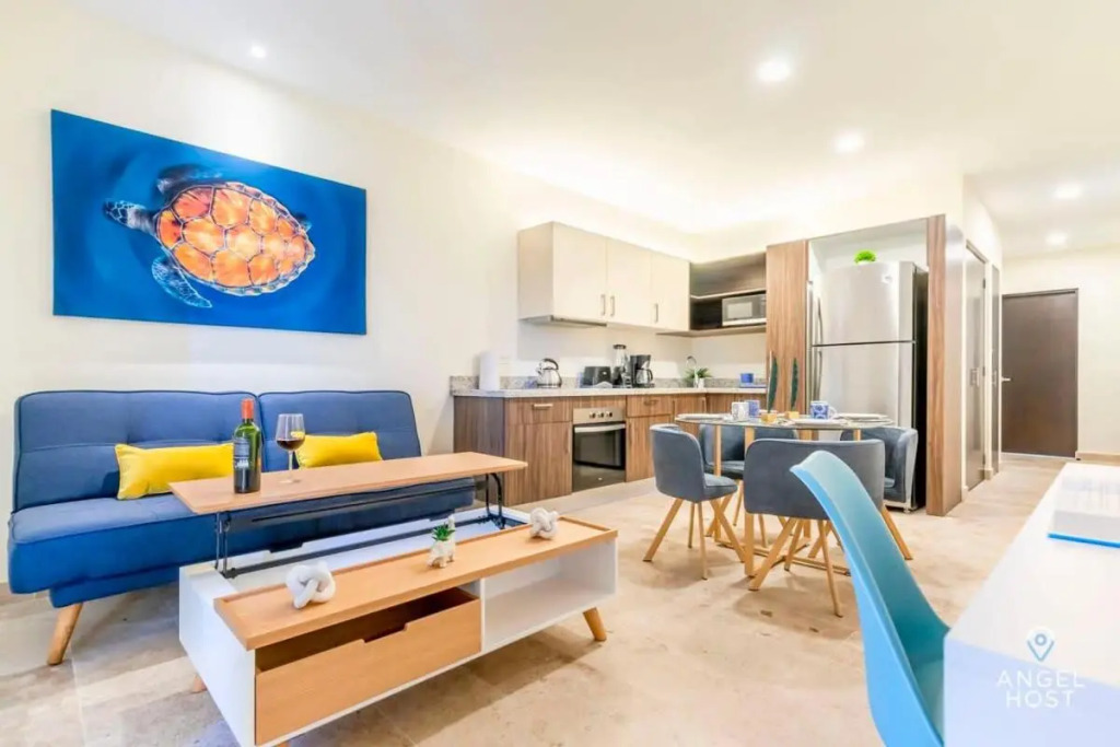 Veranto Condo Near 5Th Ave W Pool Access
