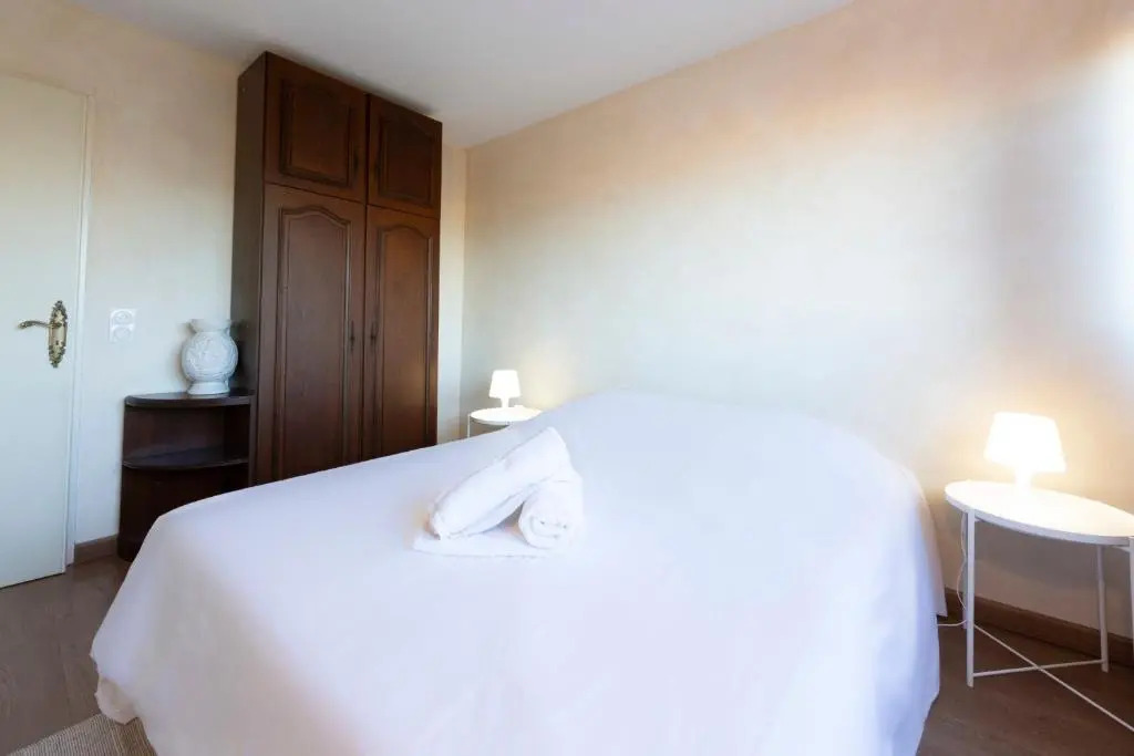 3 bedroom apartment of 90m2 with a spacious terrasse and a parking spot !