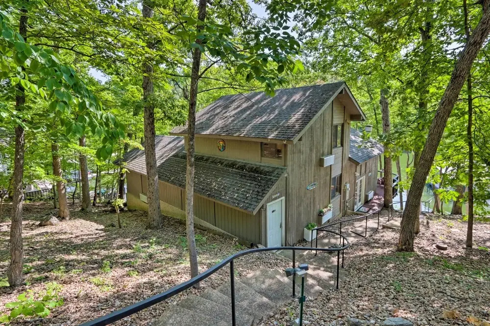 2 Mi to Margaritaville: Lake of the Ozarks Home!
